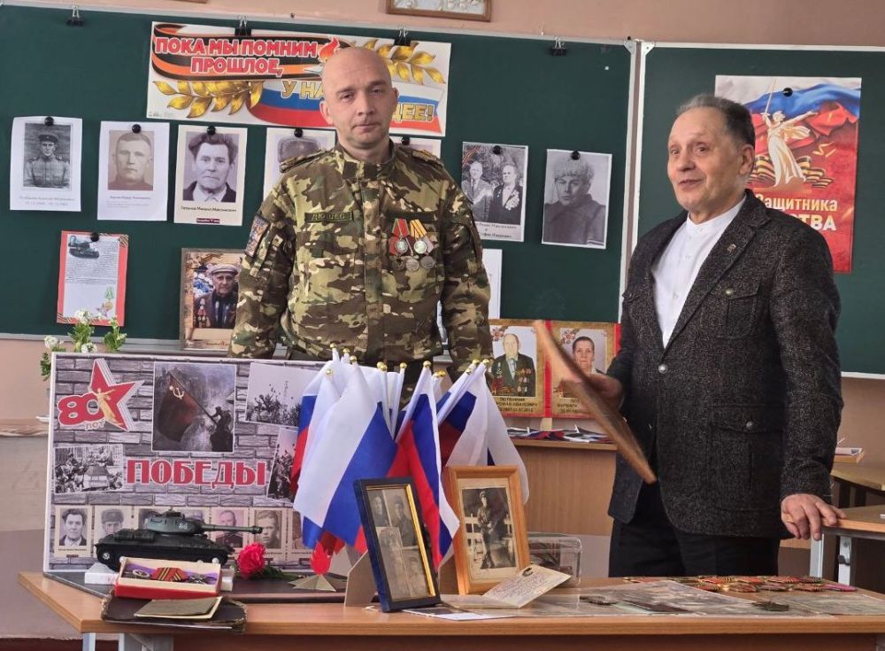 Сергей Желновач: Сегодня посетил открытые уроки «Наследники Победы» в ГБОУ «Школа № 5 г.о.Дебальцево» Сергей Желновач: Сегодня посетил открытые уроки «Наследники Победы» в ГБОУ «Школа № 5 г.о.Дебальцево»