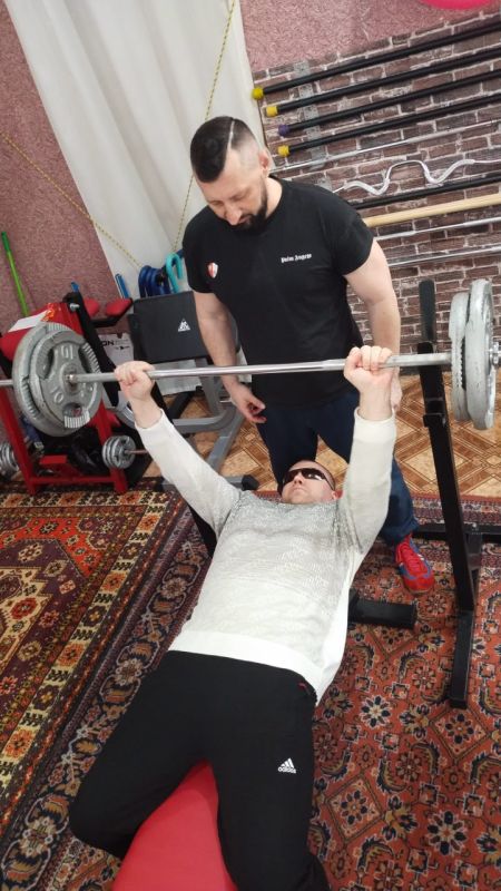 Спорт объединяет. 12 апреля в Енакиево центр физического здоровья населения «Спорт для всех» администрации городского округа Енакиево организовал открытые турниры по дартсу и русскому жиму среди лиц с ограниченными... Спорт объединяет. 12 апреля в Енакиево центр физического здоровья населения «Спорт для всех» администрации городского округа Енакиево организовал открытые турниры по дартсу и русскому жиму среди лиц с ограниченными...