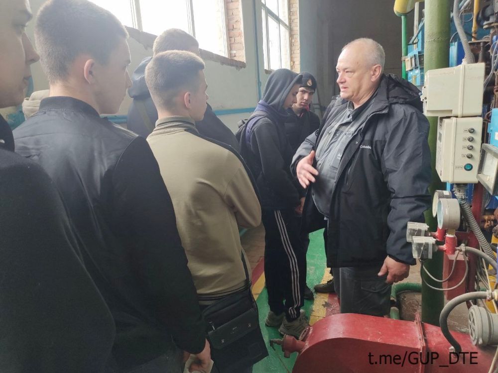 СОТРУДНИКИ ФИЛИАЛА «АМВРОСИЕВКАТЕПЛОСЕТЬ» ПРОВЕЛИ ЭКСКУРСИЮ НА КОТЕЛЬНОЙ ДЛЯ СТУДЕНТОВ СОТРУДНИКИ ФИЛИАЛА «АМВРОСИЕВКАТЕПЛОСЕТЬ» ПРОВЕЛИ ЭКСКУРСИЮ НА КОТЕЛЬНОЙ ДЛЯ СТУДЕНТОВ