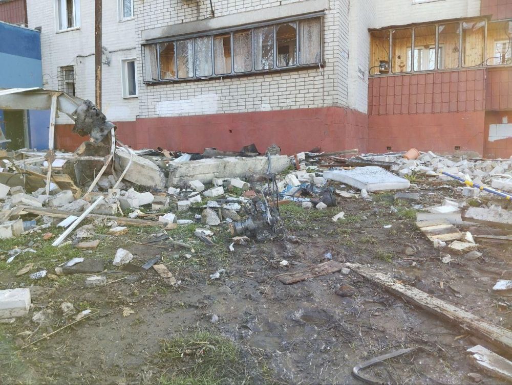 Фото последствий массированной атаки беспилотников на Курск Фото последствий массированной атаки беспилотников на Курск