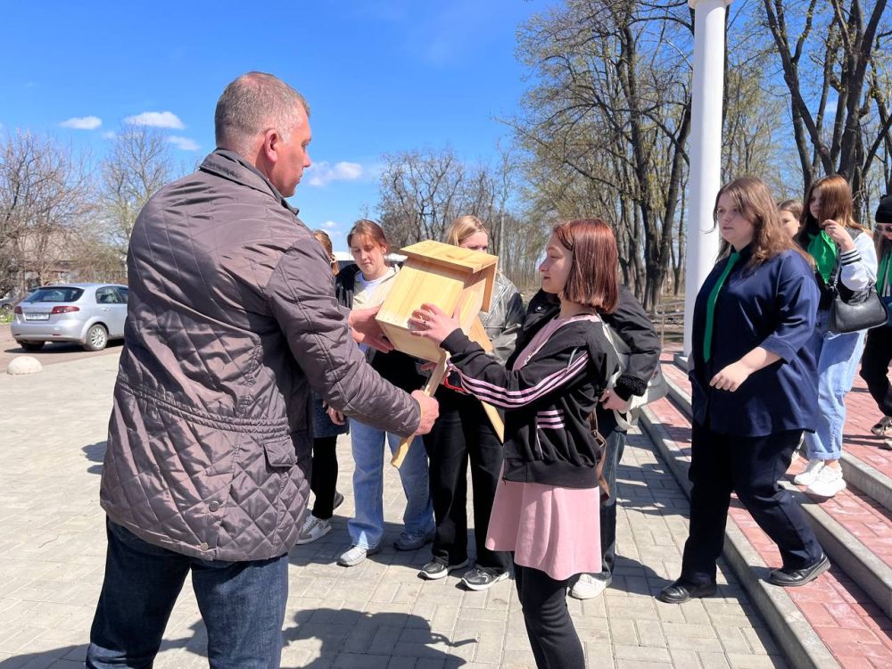 В Волновахском муниципальном округе прошла акция «Сад памяти» В Волновахском муниципальном округе прошла акция «Сад памяти»