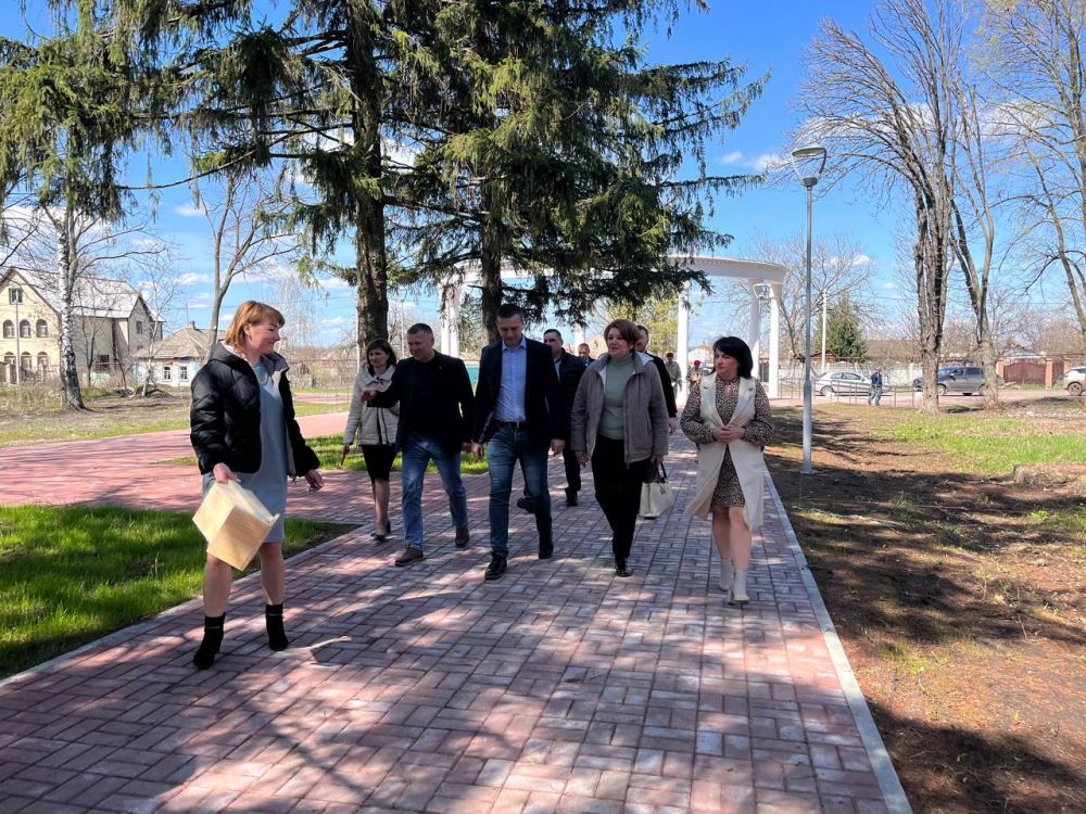 В Волновахском муниципальном округе прошла акция «Сад памяти» В Волновахском муниципальном округе прошла акция «Сад памяти»