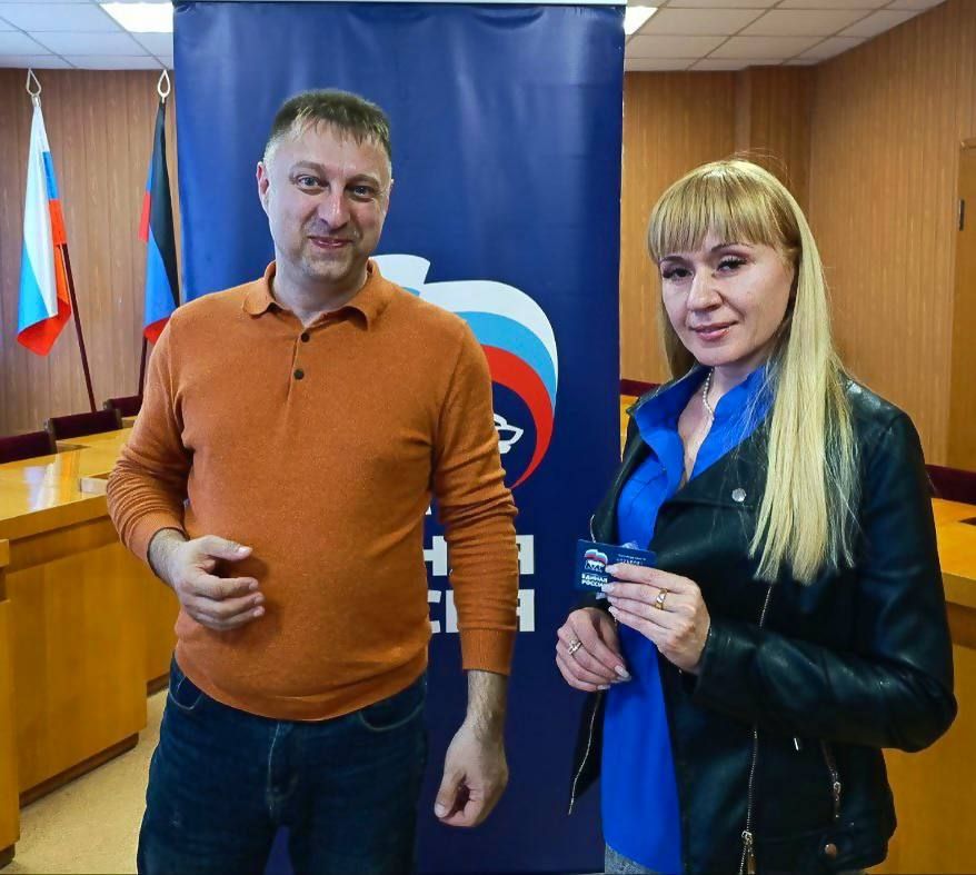 Михаил Меренков: Сегодня ряды местного отделения Всероссийской политической партии «Единая Россия» пополнились новыми партийцами Михаил Меренков: Сегодня ряды местного отделения Всероссийской политической партии «Единая Россия» пополнились новыми партийцами