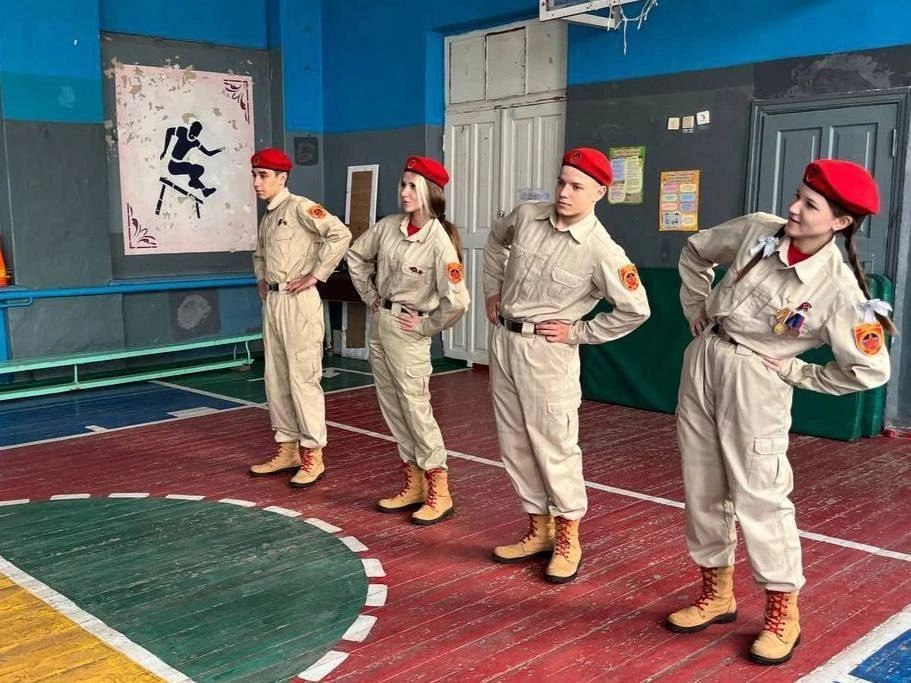 НАЧИНАЙ УТРО С ЮНАРМЕЙСКОЙ ЗАРЯДКИ! НАЧИНАЙ УТРО С ЮНАРМЕЙСКОЙ ЗАРЯДКИ!