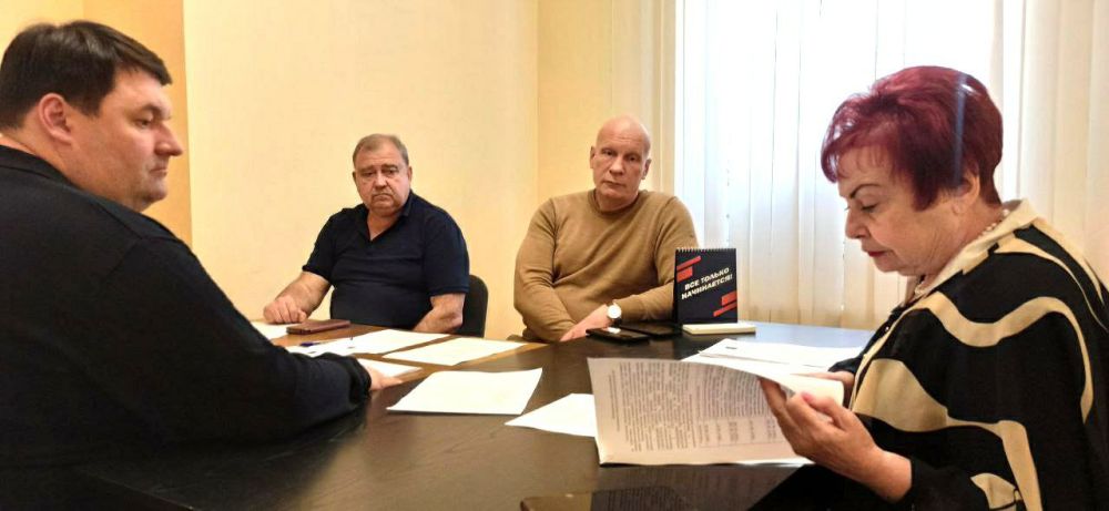 РАБОТА КОМИТЕТОВ. Состоялось заседание постоянного комитета по вопросам социальной политики, образования, культуры и спорта Рассмотрели законопроект «Об увековечении памяти выдающихся деятелей, заслуженных лиц, исторических... РАБОТА КОМИТЕТОВ. Состоялось заседание постоянного комитета по вопросам социальной политики, образования, культуры и спорта Рассмотрели законопроект «Об увековечении памяти выдающихся деятелей, заслуженных лиц, исторических...