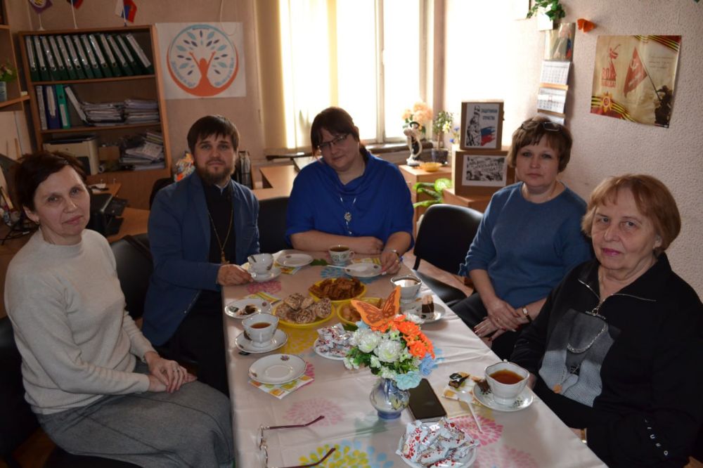 Заседание женского клуба «Мамы для Мам» к празднованию Светлой Пасхи, прошло в Макеевском ГЦЗ Заседание женского клуба «Мамы для Мам» к празднованию Светлой Пасхи, прошло в Макеевском ГЦЗ