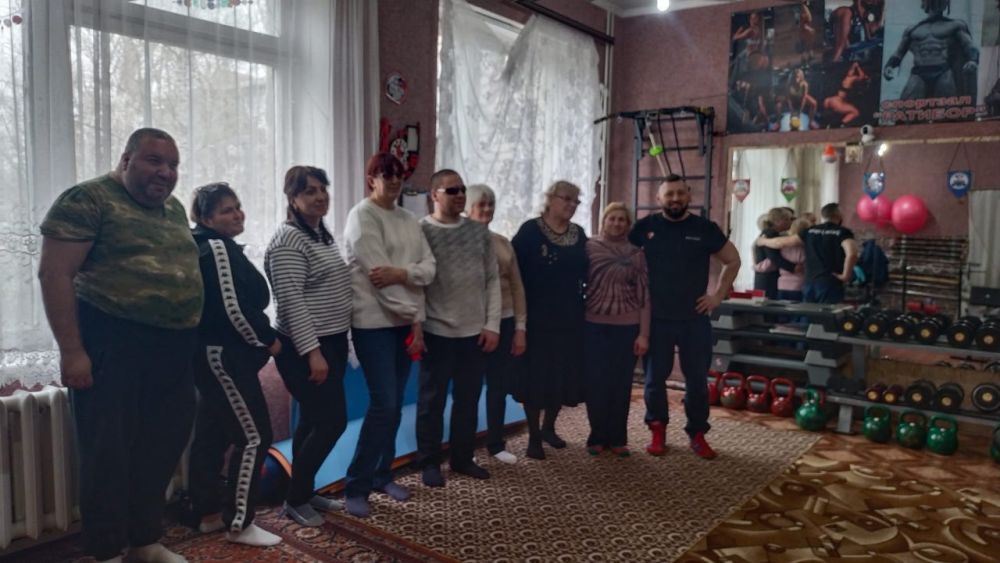 Спорт объединяет. 12 апреля в Енакиево центр физического здоровья населения «Спорт для всех» администрации городского округа Енакиево организовал открытые турниры по дартсу и русскому жиму среди лиц с ограниченными... Спорт объединяет. 12 апреля в Енакиево центр физического здоровья населения «Спорт для всех» администрации городского округа Енакиево организовал открытые турниры по дартсу и русскому жиму среди лиц с ограниченными...