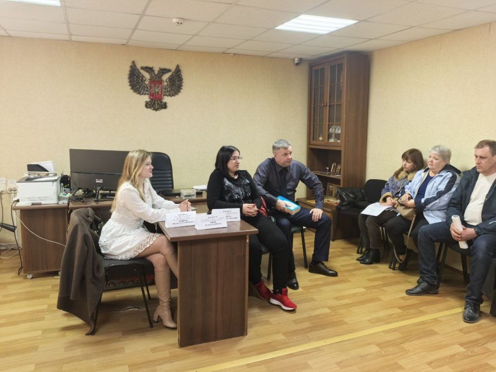В Докучаевске состоялась встреча Индивидуальных предпринимателей с государственными инспекторами труда В Докучаевске состоялась встреча Индивидуальных предпринимателей с государственными инспекторами труда