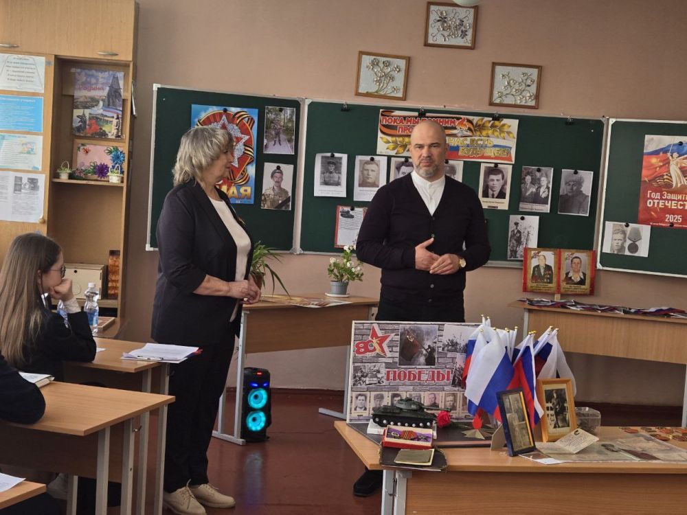 Сергей Желновач: Сегодня посетил открытые уроки «Наследники Победы» в ГБОУ «Школа № 5 г.о.Дебальцево» Сергей Желновач: Сегодня посетил открытые уроки «Наследники Победы» в ГБОУ «Школа № 5 г.о.Дебальцево»