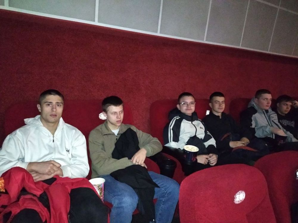 Патриотическое воспитание в лицее: просмотр фильмов «Битва за Севастополь» и «28 панфиловцев» Патриотическое воспитание в лицее: просмотр фильмов «Битва за Севастополь» и «28 панфиловцев»
