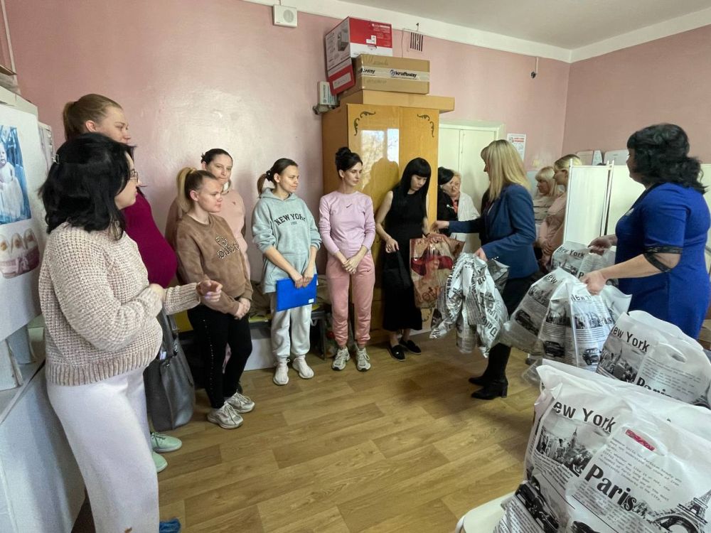 Счастье быть беременной!. В рамках партийного проекта «Крепкая семья» в Мангушском муниципальном округе продолжается неделя, посвящённая будущим мамам «Беременная — это звучит гордо» Счастье быть беременной!. В рамках партийного проекта «Крепкая семья» в Мангушском муниципальном округе продолжается неделя, посвящённая будущим мамам «Беременная — это звучит гордо»
