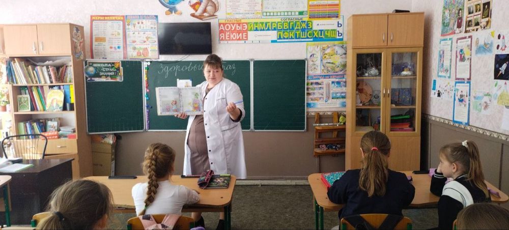 Николай Михайлов: В школах Старобешевского округа прошли классные часы по профилактике гриппа, ОРВ, COVID-19 и клещевого энцефалита Николай Михайлов: В школах Старобешевского округа прошли классные часы по профилактике гриппа, ОРВ, COVID-19 и клещевого энцефалита