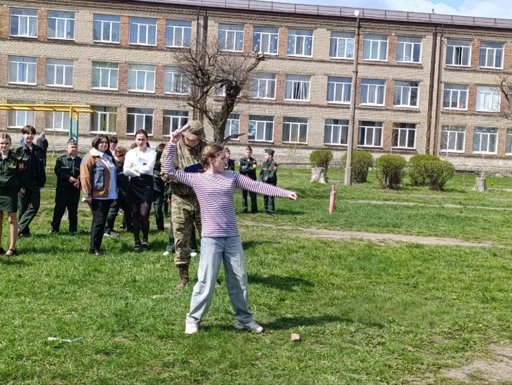 В Ждановке прошло соревнование «РУБЕЖ: САУР-МОГИЛА» В Ждановке прошло соревнование «РУБЕЖ: САУР-МОГИЛА»