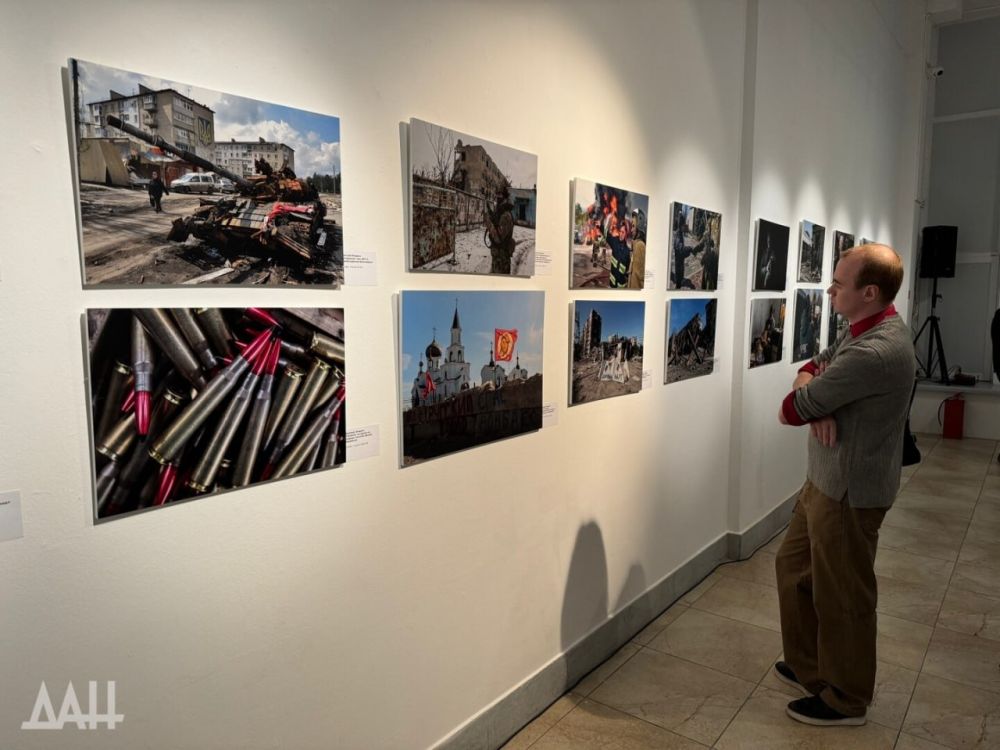 Работы донецких фотокорреспондентов увидели представили на выставке "Непокоренные" Работы донецких фотокорреспондентов увидели представили на выставке "Непокоренные"
