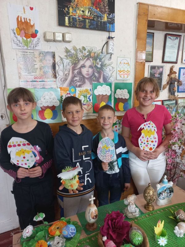Накануне праздника Пасхи, 16.04.25г., в Светлодарском ДК п.Новолуганское была организована мастерская радости Накануне праздника Пасхи, 16.04.25г., в Светлодарском ДК п.Новолуганское была организована мастерская радости