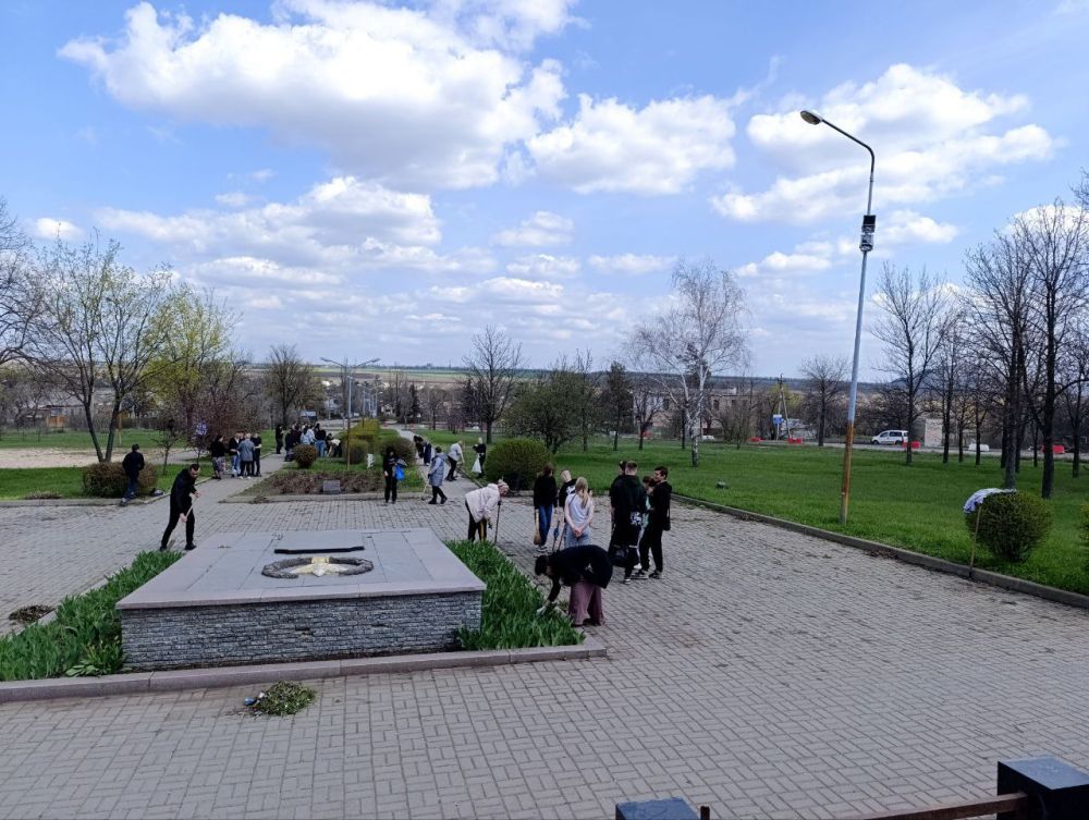 В преддверии 80-летнего юбилея Великой Победы по всей стране проводятся экологические акции по наведению порядка вокруг мемориалов В преддверии 80-летнего юбилея Великой Победы по всей стране проводятся экологические акции по наведению порядка вокруг мемориалов