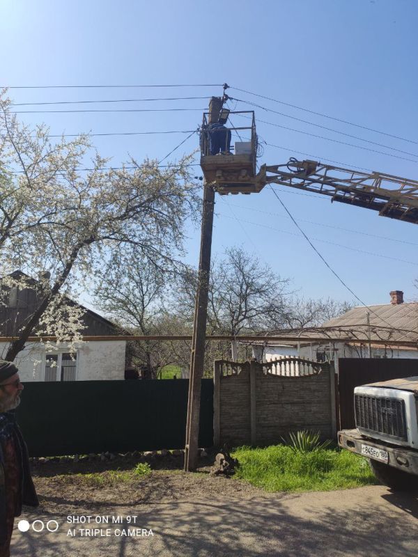 Борис Трима: В Мангушском муниципальном округе МБУ «Службой благоустройства ВЕКТОР» продолжается работа по восстановлению и ремонту уличного освещения: Борис Трима: В Мангушском муниципальном округе МБУ «Службой благоустройства ВЕКТОР» продолжается работа по восстановлению и ремонту уличного освещения: