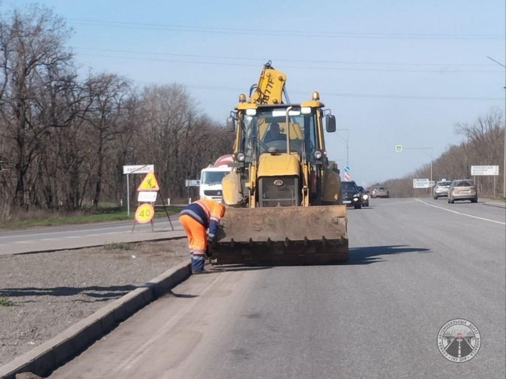 Порядка 90 единиц спецтехники было задействовано в работах по содержанию автомобильных дорог общего пользования Порядка 90 единиц спецтехники было задействовано в работах по содержанию автомобильных дорог общего пользования