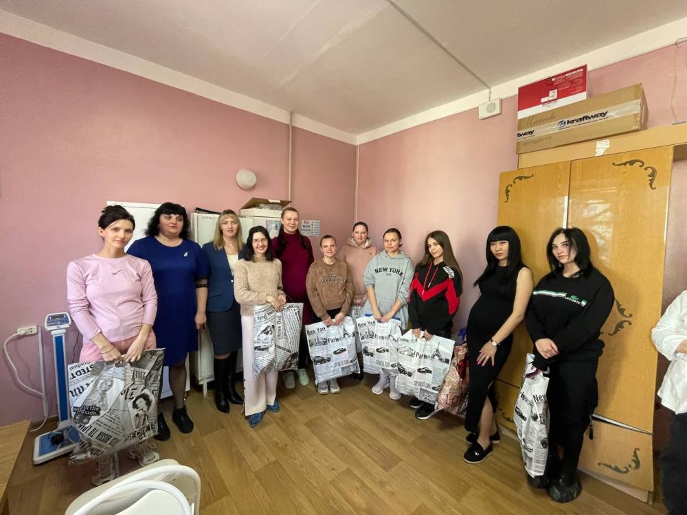 Счастье быть беременной!. В рамках партийного проекта «Крепкая семья» в Мангушском муниципальном округе продолжается неделя, посвящённая будущим мамам «Беременная — это звучит гордо» Счастье быть беременной!. В рамках партийного проекта «Крепкая семья» в Мангушском муниципальном округе продолжается неделя, посвящённая будущим мамам «Беременная — это звучит гордо»