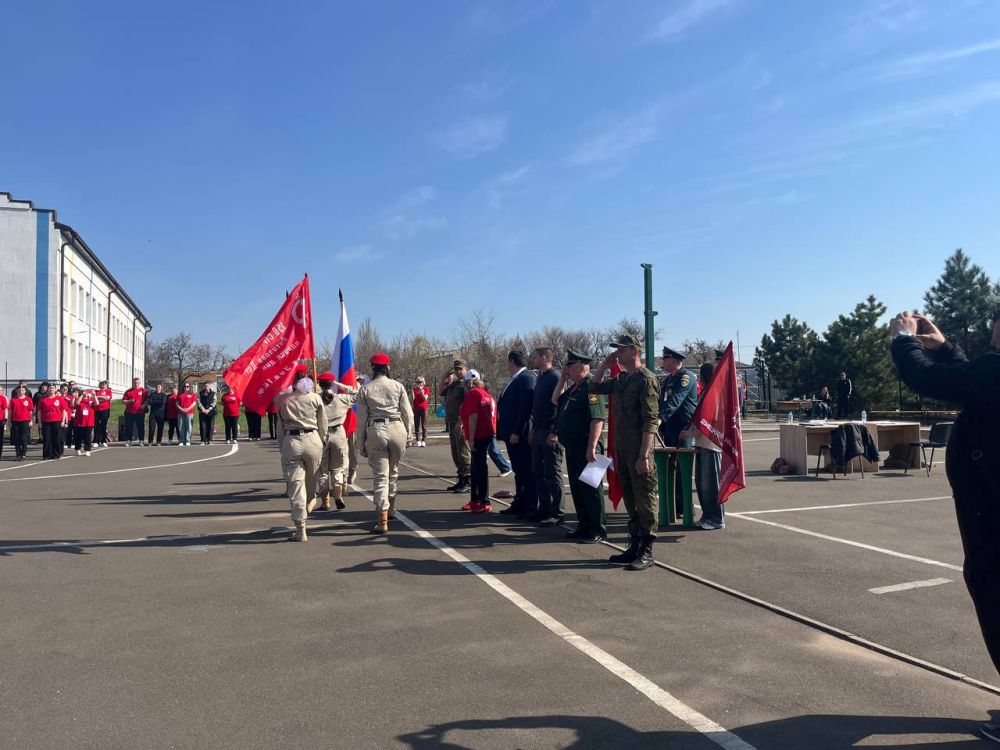 Борис Трима: Патриотизм — это не просто слово, это наша преданность, готовность служить интересам нашей страны и защищать её. Одним из ярких примеров патриотического воспитания школьников является Всероссийская... Борис Трима: Патриотизм — это не просто слово, это наша преданность, готовность служить интересам нашей страны и защищать её. Одним из ярких примеров патриотического воспитания школьников является Всероссийская...