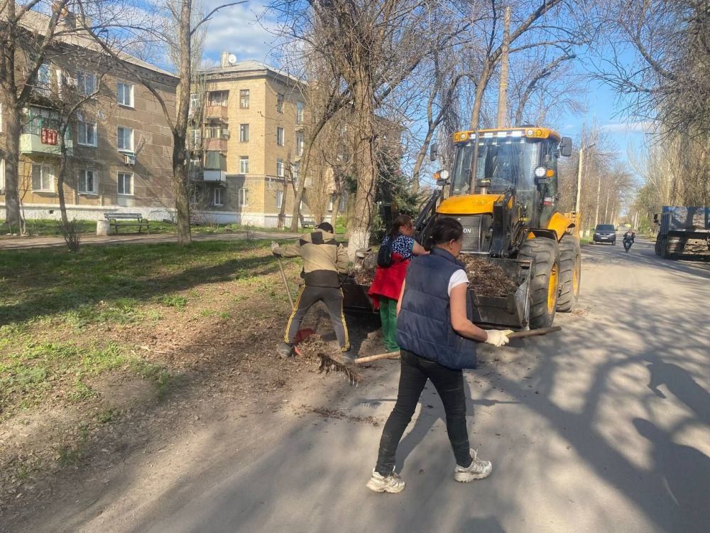 В Ждановке продолжаются работы по наведению порядка В Ждановке продолжаются работы по наведению порядка