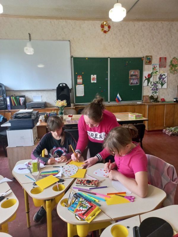 Накануне праздника Пасхи, 16.04.25г., в Светлодарском ДК п.Новолуганское была организована мастерская радости Накануне праздника Пасхи, 16.04.25г., в Светлодарском ДК п.Новолуганское была организована мастерская радости