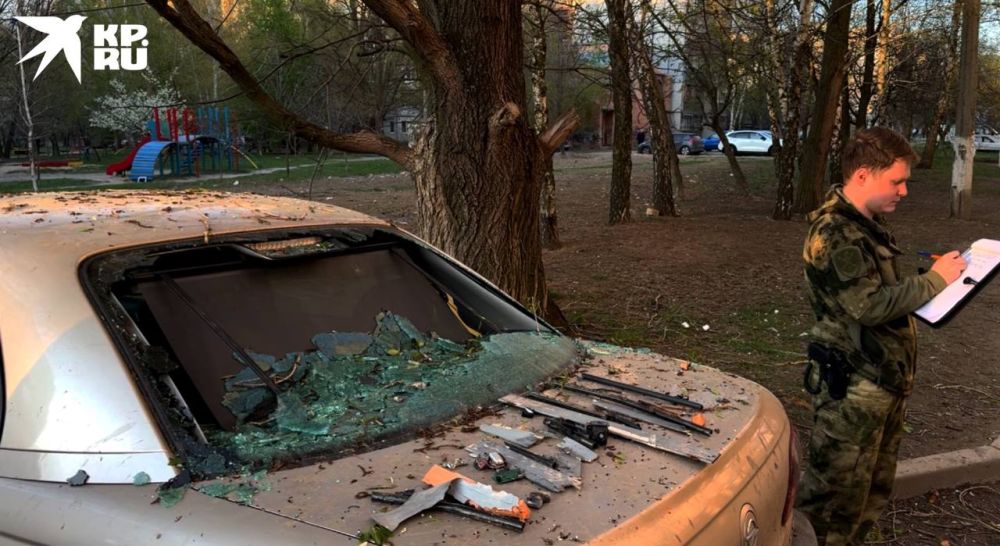 Беспилотник ВСУ повредил 15 окон дома и машину в Буденновском районе Донецка Беспилотник ВСУ повредил 15 окон дома и машину в Буденновском районе Донецка