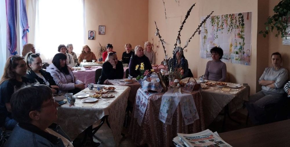 16 апреля в преддверии Светлого праздника Пасхи в МБУ «Территориальный центр социального обслуживания (предоставления социальных услуг) Червоногвардейского района города Макеевки» по партийному проекту «Старшее поколение»... 16 апреля в преддверии Светлого праздника Пасхи в МБУ «Территориальный центр социального обслуживания (предоставления социальных услуг) Червоногвардейского района города Макеевки» по партийному проекту «Старшее поколение»...