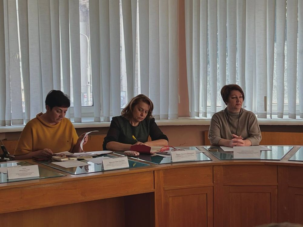В Управе Ворошиловского внутригородского района Администрации городского округа Донецк Донецкой Народной Республики прошло заседание комиссии по делам несовершеннолетних и защите их прав В Управе Ворошиловского внутригородского района Администрации городского округа Донецк Донецкой Народной Республики прошло заседание комиссии по делам несовершеннолетних и защите их прав