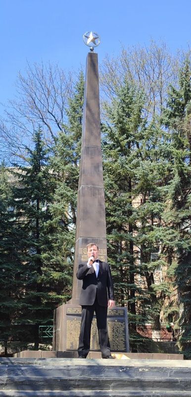 Активисты "Союза женщин России" города Тореза присутствовали на патриотической акции «Автопоезд Победы», посвященной 80 - летию Победы в Великой Отечественной Войне Активисты "Союза женщин России" города Тореза присутствовали на патриотической акции «Автопоезд Победы», посвященной 80 - летию Победы в Великой Отечественной Войне