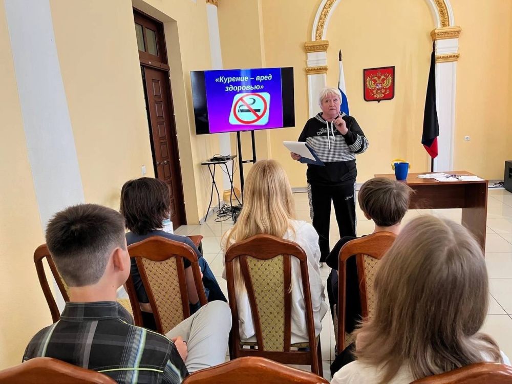 Сегодня, 17 апреля, в Харцызском городском Дворце культуры сегодня царила атмосфера живого интереса и вовлеченности: творческие сотрудники, в рамках комплекса мероприятий «Азбука счастливой жизни», провели захватывающую... Сегодня, 17 апреля, в Харцызском городском Дворце культуры сегодня царила атмосфера живого интереса и вовлеченности: творческие сотрудники, в рамках комплекса мероприятий «Азбука счастливой жизни», провели захватывающую...