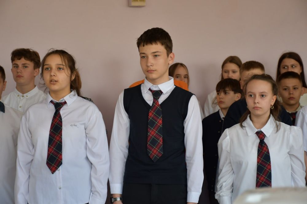 Сегодня, 17 апреля 2025 г. ГБОУ "Светлодарская школа №11 г.о. Дебальцево" присоединилась к Всероссийскому образовательному проекту партии «Единая Россия» - «Парта Героя» Сегодня, 17 апреля 2025 г. ГБОУ "Светлодарская школа №11 г.о. Дебальцево" присоединилась к Всероссийскому образовательному проекту партии «Единая Россия» - «Парта Героя»