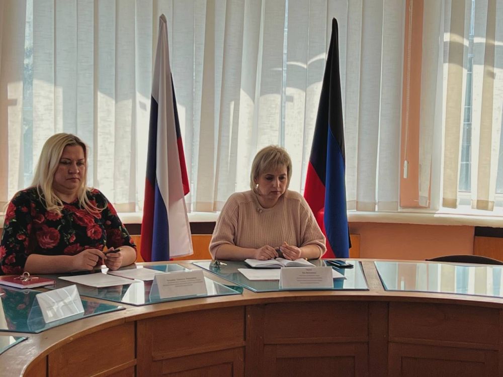 В Управе Ворошиловского внутригородского района Администрации городского округа Донецк Донецкой Народной Республики прошло заседание комиссии по делам несовершеннолетних и защите их прав В Управе Ворошиловского внутригородского района Администрации городского округа Донецк Донецкой Народной Республики прошло заседание комиссии по делам несовершеннолетних и защите их прав