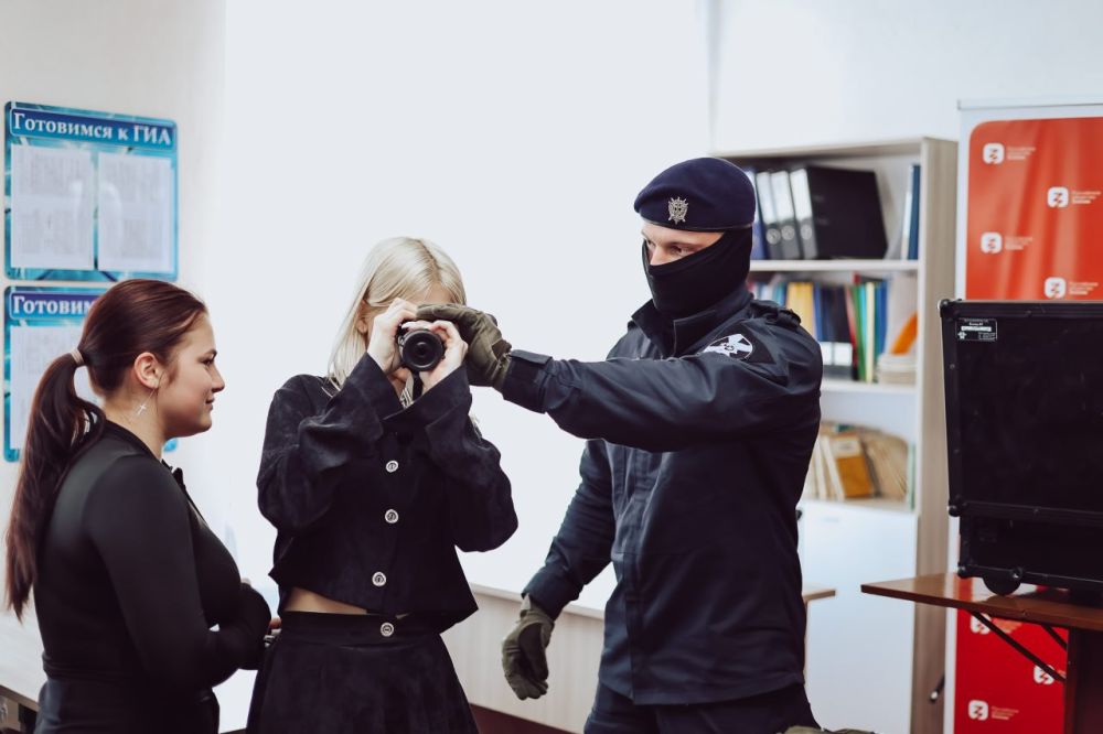 Игорь Мартынов: Просветительский форум для молодежи в Енакиево Игорь Мартынов: Просветительский форум для молодежи в Енакиево