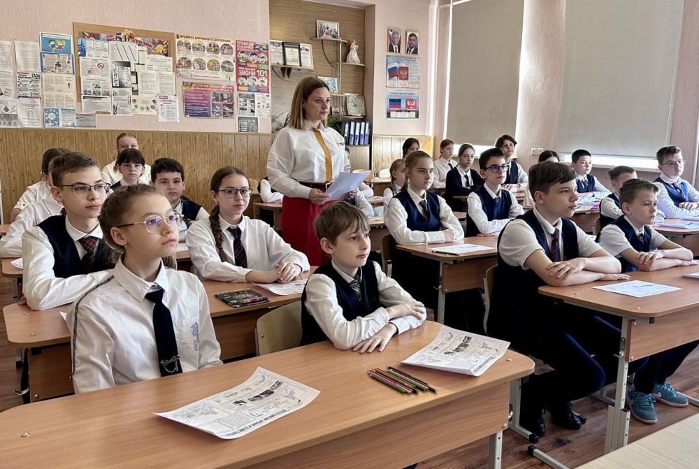 17 апреля с целью реализации федерального партийного проекта «Мир возможностей», совместно с коллегами-депутатами Дмитрием Огильцом и Александром Морозовым, приняли участие в интерактивном уроке, который прошел в ГБОУ... 17 апреля с целью реализации федерального партийного проекта «Мир возможностей», совместно с коллегами-депутатами Дмитрием Огильцом и Александром Морозовым, приняли участие в интерактивном уроке, который прошел в ГБОУ...