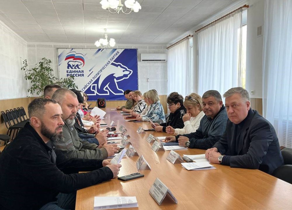 Сергей Желновач: Заседание Дебальцевского городского совета Донецкой Народной Республики первого созыва Сергей Желновач: Заседание Дебальцевского городского совета Донецкой Народной Республики первого созыва