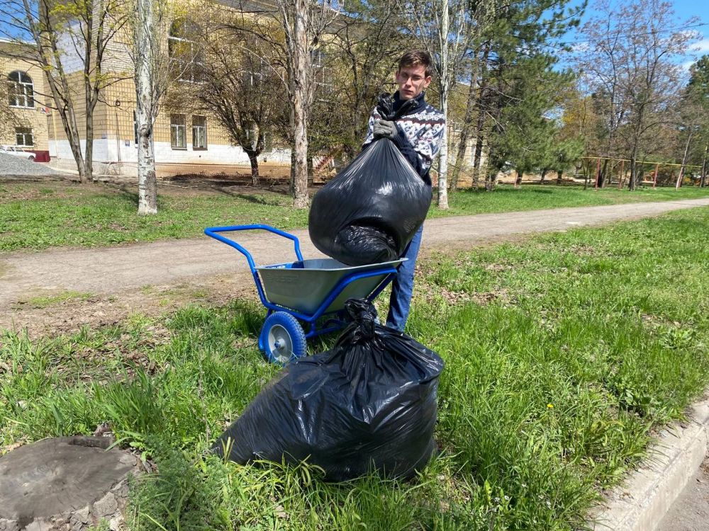 Кировчане приводят город в порядок к майским праздникам Кировчане приводят город в порядок к майским праздникам
