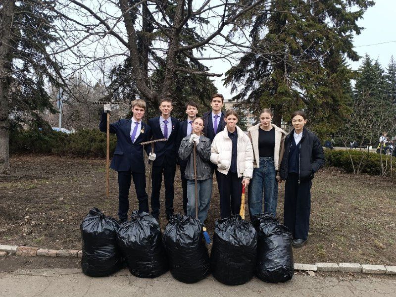 В Кировском внутригородском районе продолжаются работы в рамках двухмесячника по благоустройству В Кировском внутригородском районе продолжаются работы в рамках двухмесячника по благоустройству