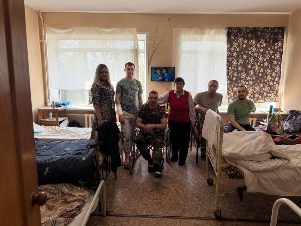 Светлый праздник в больничных палатах: в Макеевке поздравили раненых военнослужащих с наступающей Пасхой Светлый праздник в больничных палатах: в Макеевке поздравили раненых военнослужащих с наступающей Пасхой