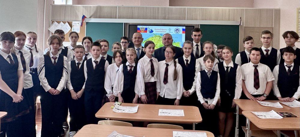 Дмитрий Огилец: Сегодня с моим другом детства Александром Морозовым, депутатом Макеевского городского совета, по приглашению Сергея Зуева, директора ГБОУ "ГИМНАЗИЯ Г.О. МАКЕЕВКА", депутата Макеевского городского совета в... Дмитрий Огилец: Сегодня с моим другом детства Александром Морозовым, депутатом Макеевского городского совета, по приглашению Сергея Зуева, директора ГБОУ "ГИМНАЗИЯ Г.О. МАКЕЕВКА", депутата Макеевского городского совета в...