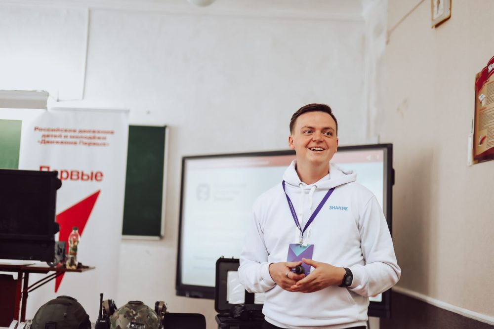 Игорь Мартынов: Просветительский форум для молодежи в Енакиево Игорь Мартынов: Просветительский форум для молодежи в Енакиево
