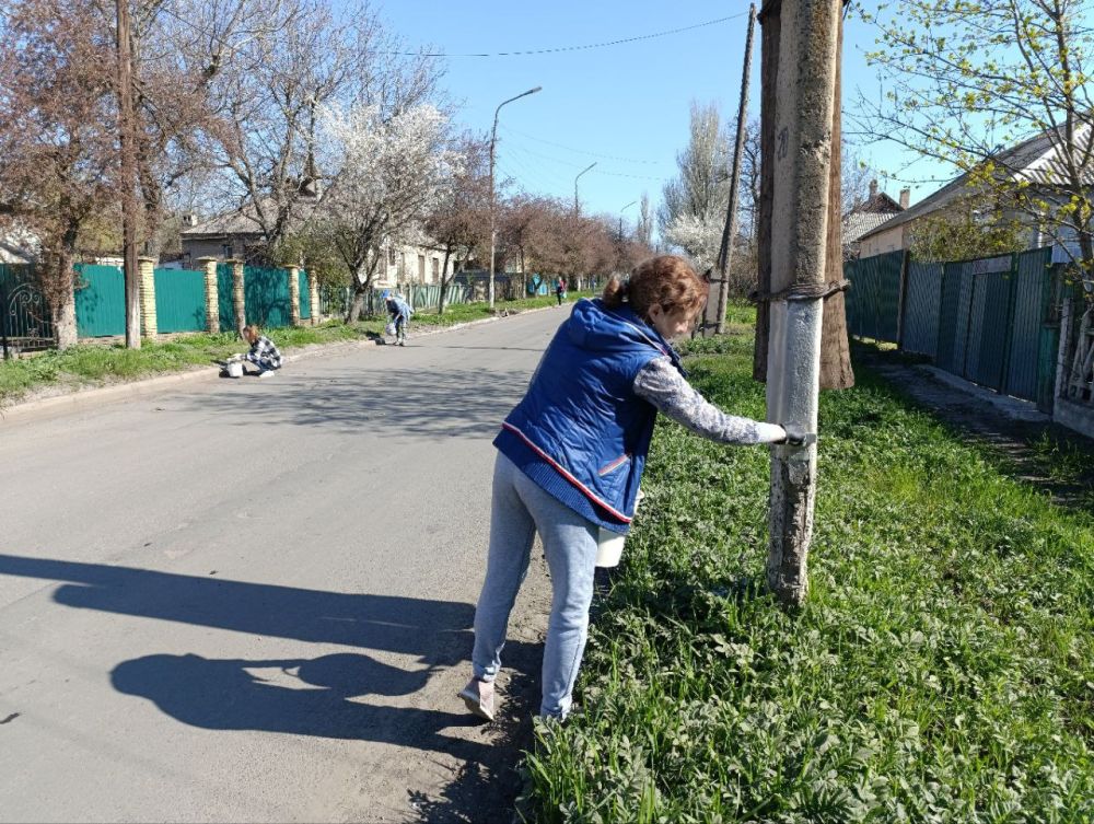 В Амвросиевском округе продолжается благоустройство и наведение санитарного порядка В Амвросиевском округе продолжается благоустройство и наведение санитарного порядка