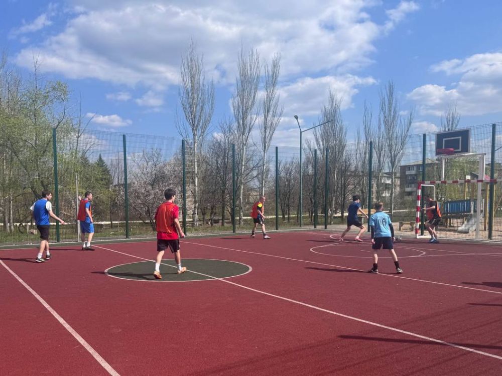В Кировском состоялись соревнования по мини-футболу В Кировском состоялись соревнования по мини-футболу