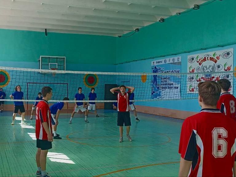 9 апреля в Ворошиловском внутригородском районе прошли районные соревнования по волейболу среди юношей 9 апреля в Ворошиловском внутригородском районе прошли районные соревнования по волейболу среди юношей