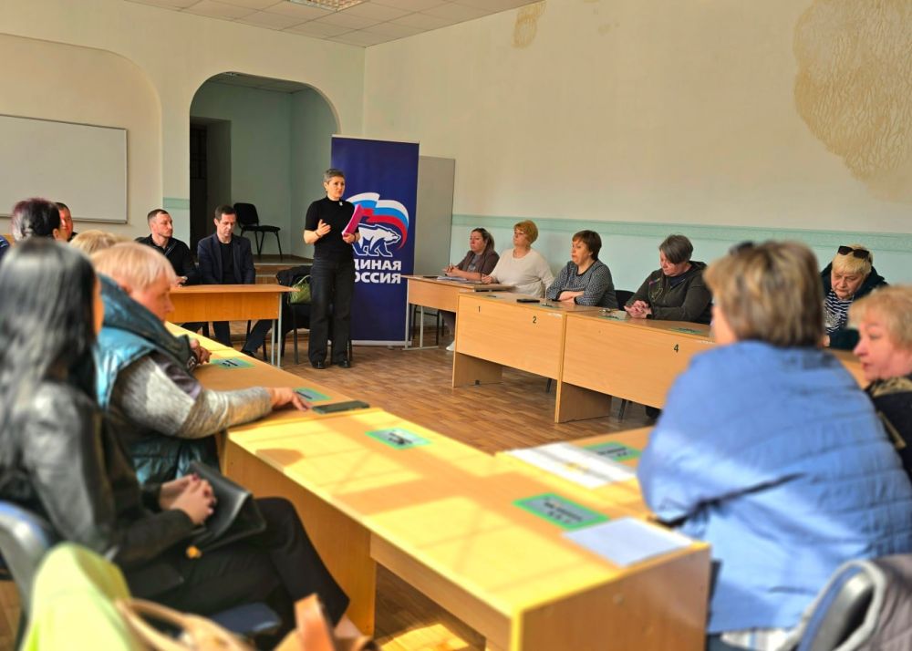 Руководитель Управы Куйбышевского внутригородского района Иван Адамец и депутаты Донецкого городского совета Дмитрий Пефтеев, Сергей Остапенко провели встречу с трудовым коллективом ГБОУ «Школа № 71 г.о. Донецк» Руководитель Управы Куйбышевского внутригородского района Иван Адамец и депутаты Донецкого городского совета Дмитрий Пефтеев, Сергей Остапенко провели встречу с трудовым коллективом ГБОУ «Школа № 71 г.о. Донецк»