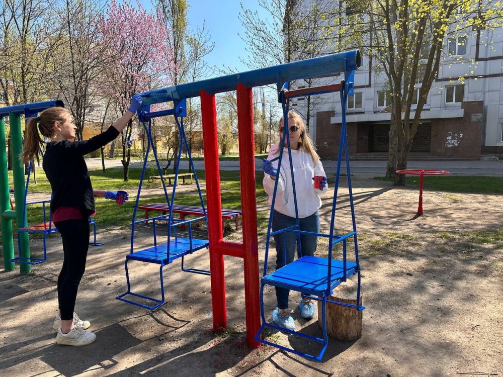 В Чистый четверг, в рамках проекта «Городская среда» Всероссийской политической партии «Единая Россия» в Пролетарском районе прошла акция "Чистый четверг" В Чистый четверг, в рамках проекта «Городская среда» Всероссийской политической партии «Единая Россия» в Пролетарском районе прошла акция "Чистый четверг"