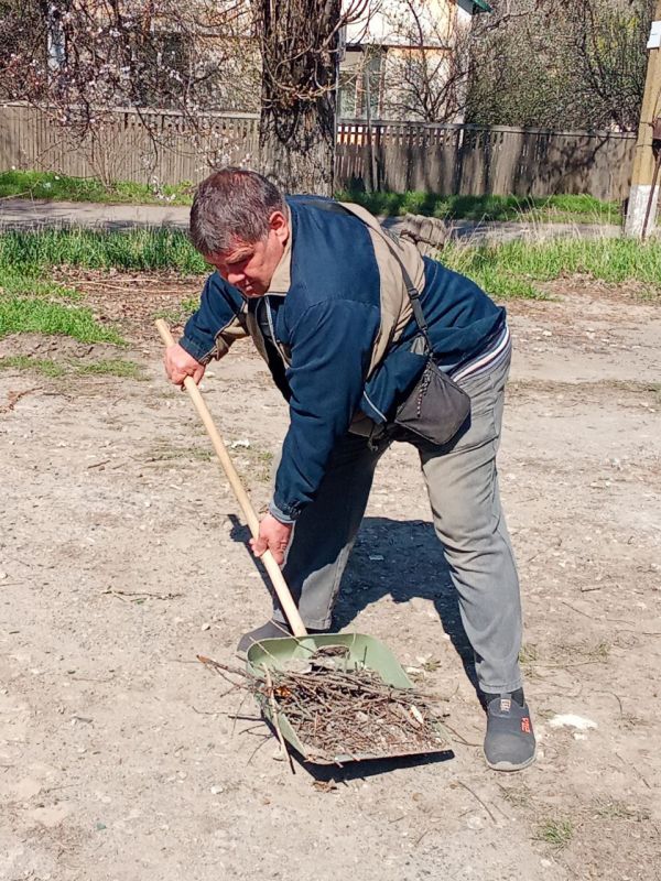 Николай Михайлов: По партийному проекту «Городская среда», в рамках двухмесячника по благоустройству населенных пунктов Донецкой Народной Республики, в Старобешевском муниципальном округе прошел День чистоты Николай Михайлов: По партийному проекту «Городская среда», в рамках двухмесячника по благоустройству населенных пунктов Донецкой Народной Республики, в Старобешевском муниципальном округе прошел День чистоты