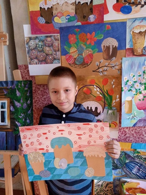 Вчера, 17 апреля, в Зугрэсской детской школе искусств, на отделе ИЗО преподавателем Марченко Л.А. был проведен тематический урок "Светлый праздник Пасхи", на котором дети рисовали тематические декоративные натюрморты с... Вчера, 17 апреля, в Зугрэсской детской школе искусств, на отделе ИЗО преподавателем Марченко Л.А. был проведен тематический урок "Светлый праздник Пасхи", на котором дети рисовали тематические декоративные натюрморты с...