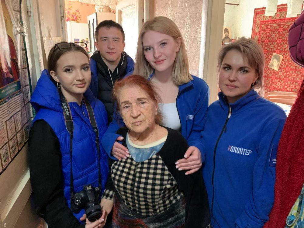 Нижегородские волонтеры оказывают адресную помощь пенсионерам в Харцызске и Иловайске Нижегородские волонтеры оказывают адресную помощь пенсионерам в Харцызске и Иловайске