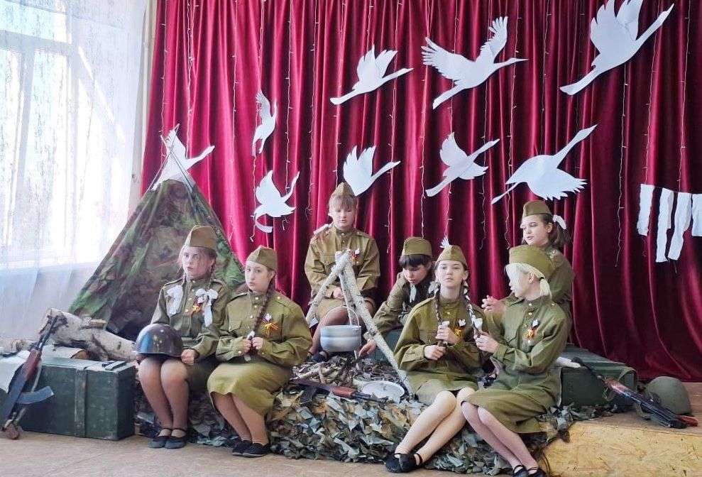 Сергей Желновач: Сегодня, 18 апреля, в ГБОУ «Школа № 3 городского округа Дебальцево» в рамках открытых уроков «Наследники Победы» и в честь празднования 80-летия Победы, прошло школьное мероприятие «Война…Страшнее нету слова» Сергей Желновач: Сегодня, 18 апреля, в ГБОУ «Школа № 3 городского округа Дебальцево» в рамках открытых уроков «Наследники Победы» и в честь празднования 80-летия Победы, прошло школьное мероприятие «Война…Страшнее нету слова»